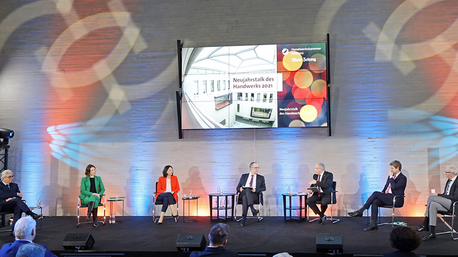 Polit-Talk mit (von links) Roger Lewentz, Anne Spiegel, Daniela Schmitt, moderiert durch Peter Burger und Kurt Krautscheid, Christian Baldauf und Michael Frisch.