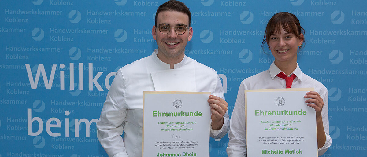 Bei den Konditoren heißt der Landessieger Johannes Dhein, Michelle Matlok siegte im Leistungswettbewerb der Fachverkäuferinnen im Lebensmittelhandwerk, Schwerpunkt Konditorei. Bei den Konditoren heißt der Landessieger Johannes Dhein, Michelle Matlok siegte im Leistungswettbewerb der Fachverkäuferinnen im Lebensmittelhandwerk, Schwerpunkt Konditorei.