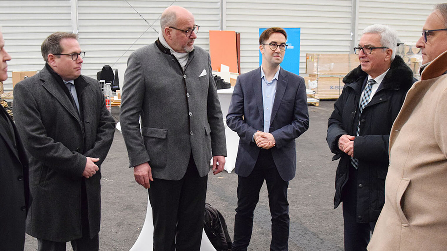 Vor-Ort-Gespräch im "Logistik-Zentrum Hochwasser Ahr" 