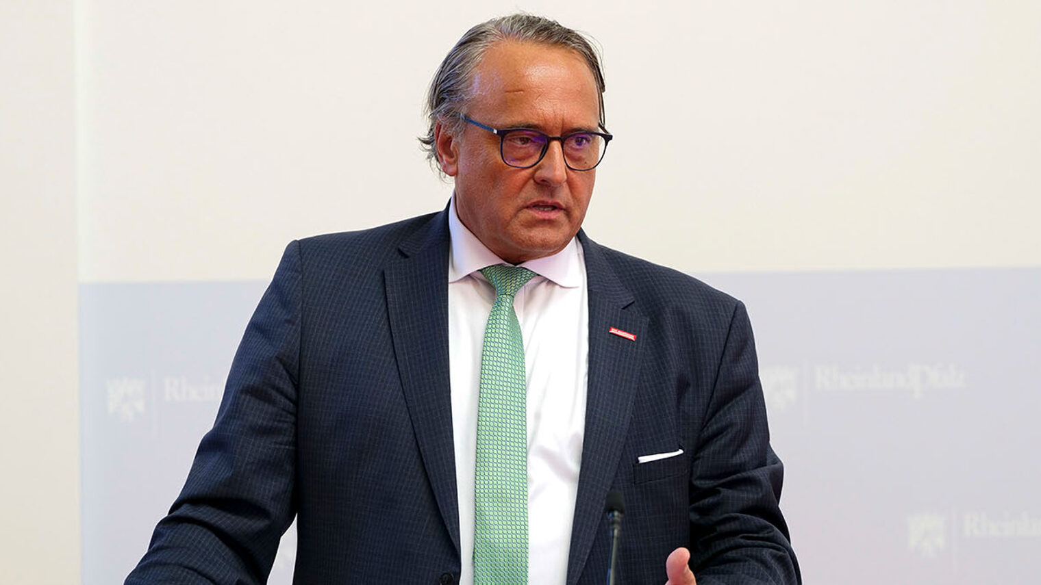 Ralf Hellrich hob den positiven Geist helfender Jugendlicher hervor, die im Ahrtal anpacken.