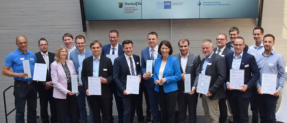 Überreicht wurden die Auszeichnungen durch Wirtschaftsministerin Daniela Schmitt.