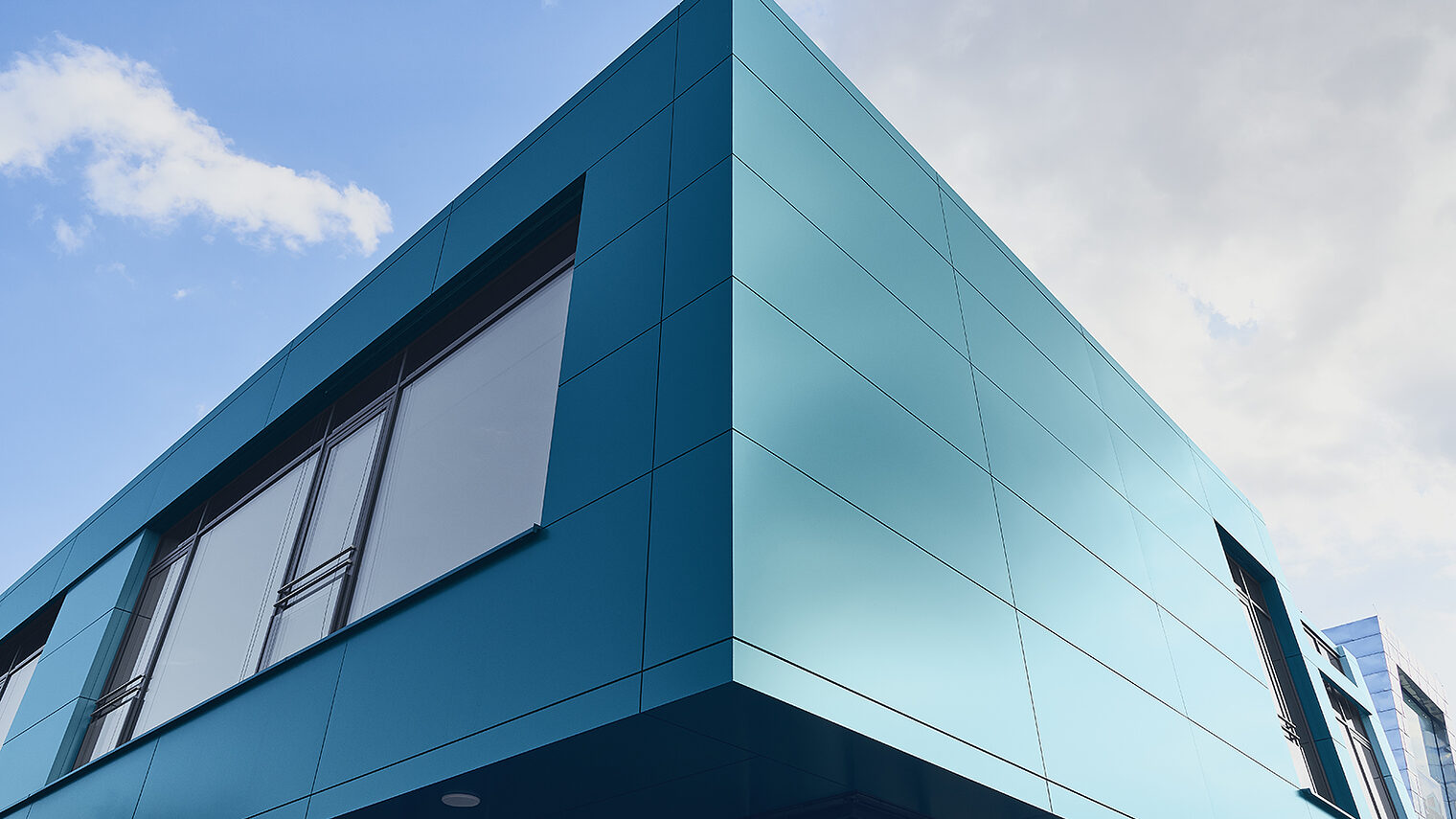 Das neue Mensagebäude auf dem Bildungscampus der Handwerkskammer Koblenz wurde mit dem klaren Konzept geplant, dass die Ausbildung im Handwerk auch durch ein entsprechendes Umfeld attraktiv gestaltet werden soll.