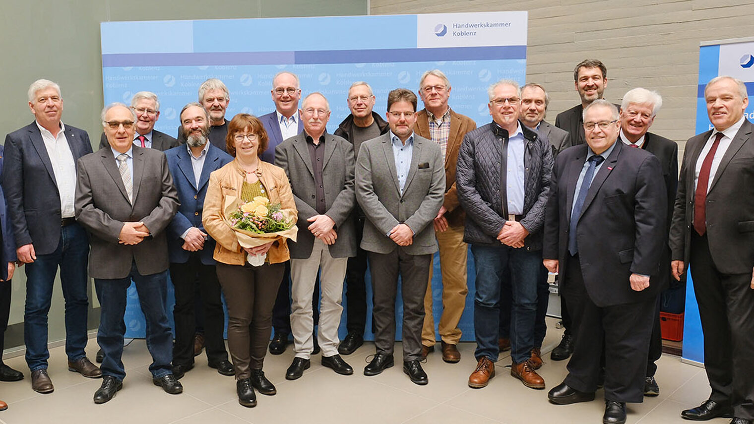 Gruppenbild im Anschluss an die Ehrennadelverleihung