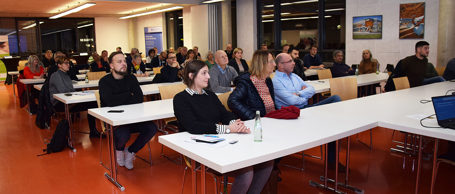 Foto von den Gästen im Saal Foto von den Gästen im Saal