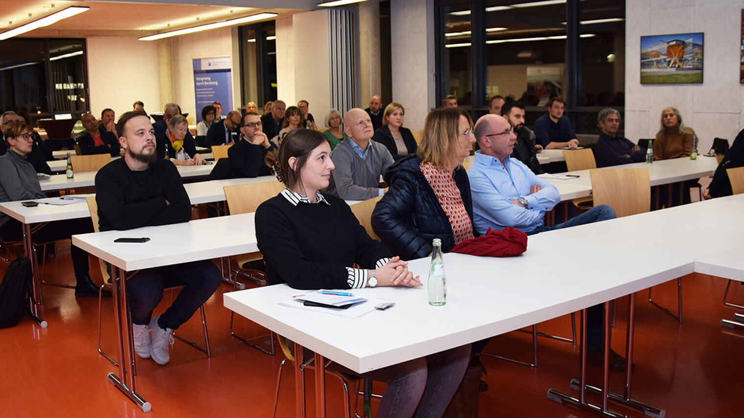 Foto von den Gästen im Saal