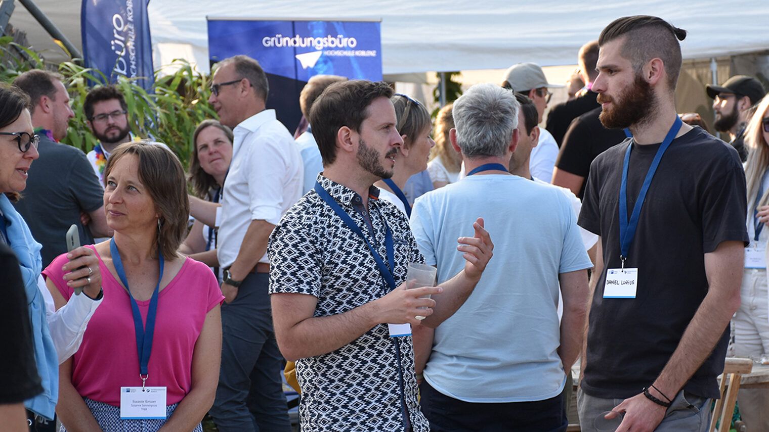 Teilnehmer auf dem Startup Beach