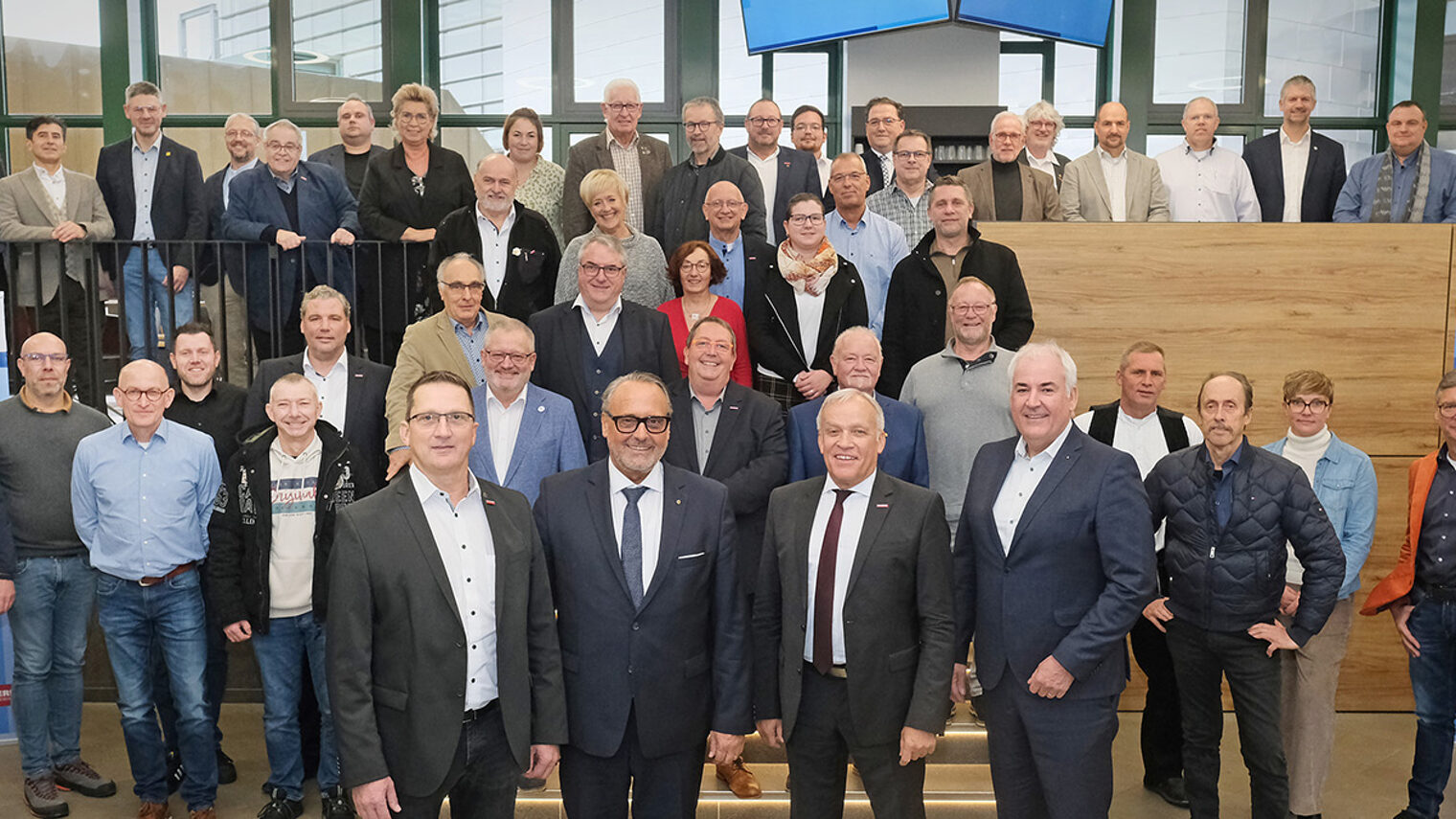 Gruppenbild der Vollversammlungsmitglieder