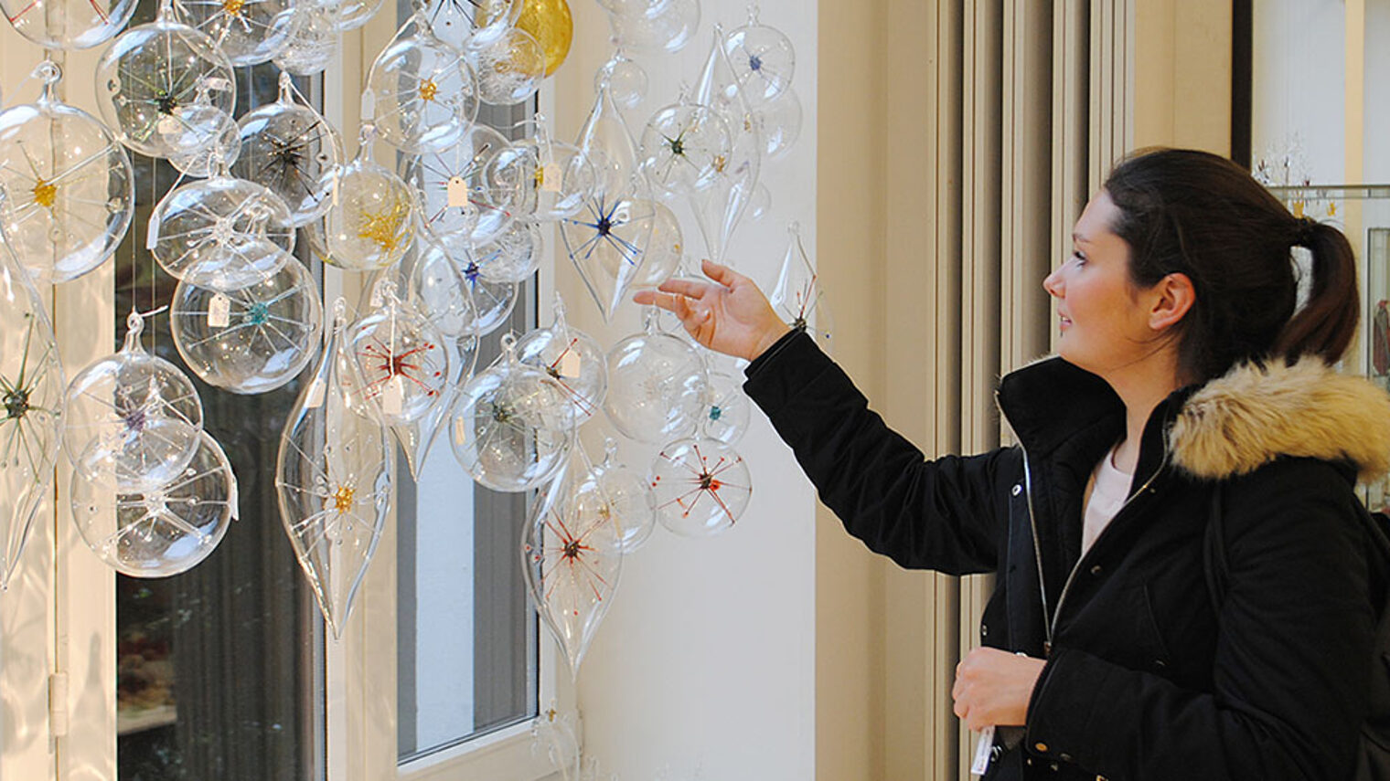 Die ersten Besucher der HwK-Winterausstellung 2017 sind begeistert.