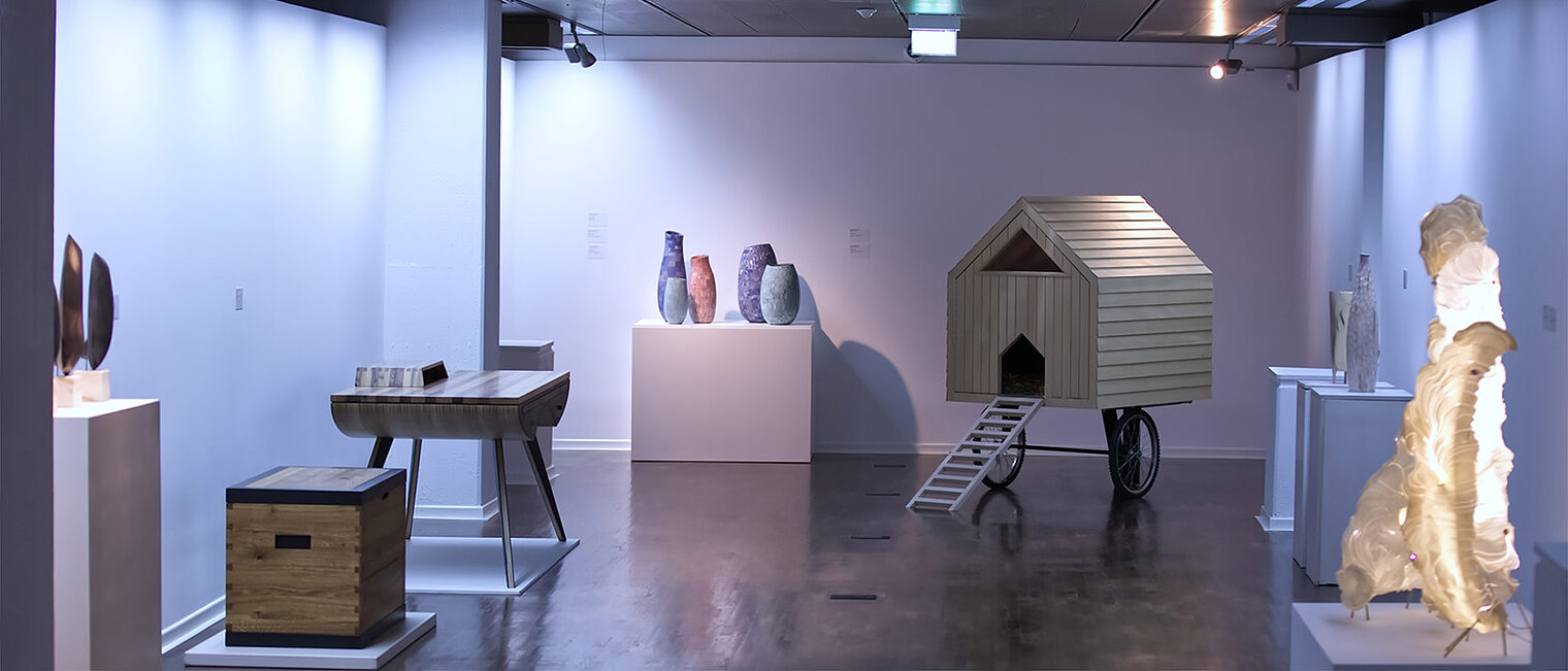 Blick in die Ausstellung mit Wettbewerbsarbeiten Blick in die Ausstellung mit Wettbewerbsarbeiten