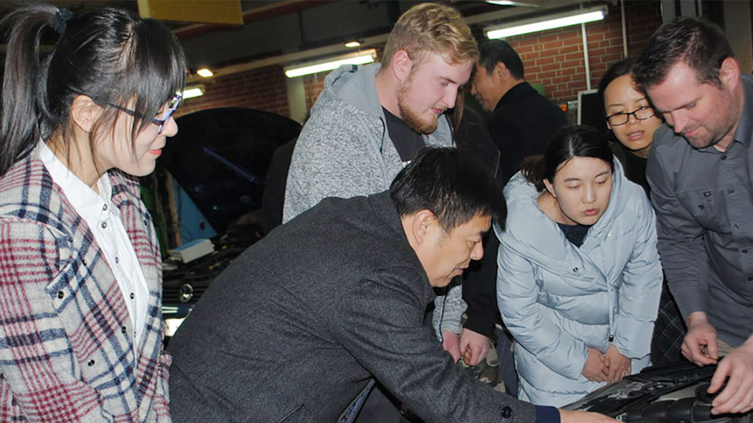 Eine Delegation aus China informierte sich bei der HwK Koblenz.