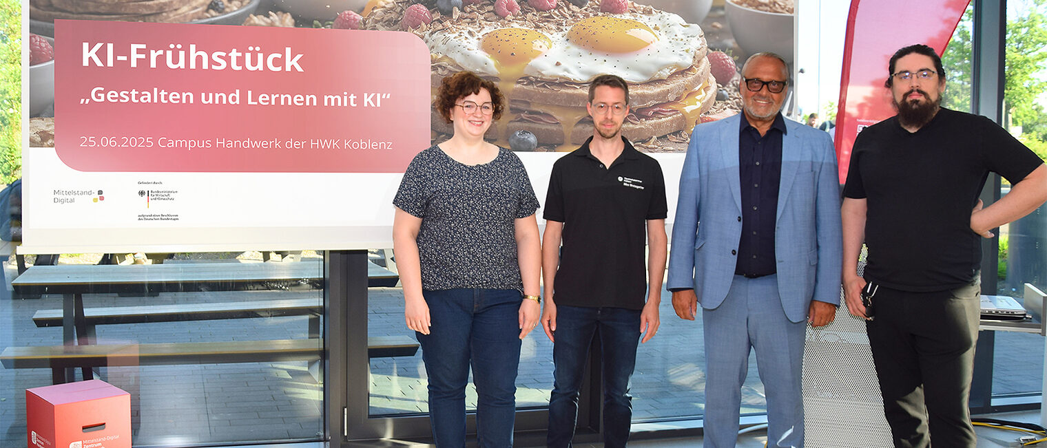 Gruppenfoto vor einer Leinwand Gruppenfoto vor einer Leinwand