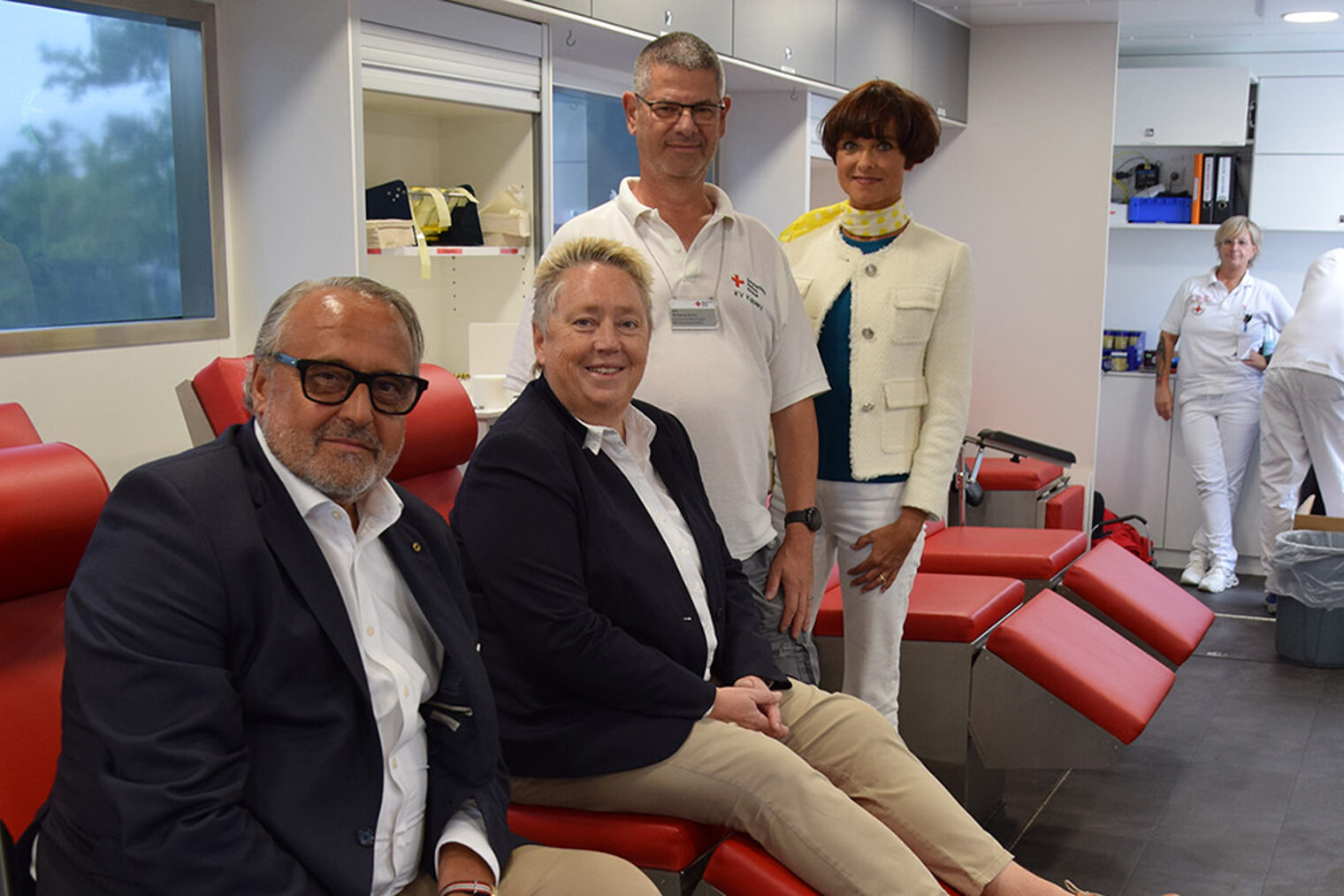 Ralf Hellrich, Ulrike Mohrs, Wolfgang Scholz und Ulli Piel-Schilling Im Blutspendemobil: Ralf Hellrich, Ulrike Mohrs, Wolfgang Scholz und Ulli Piel-Schilling