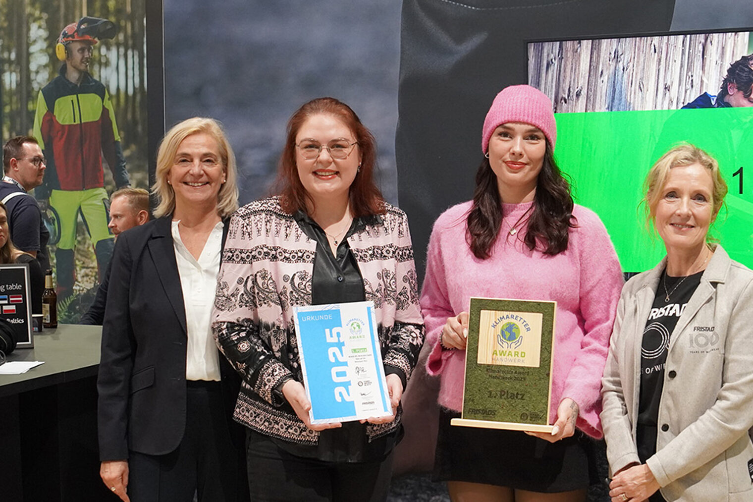 Petra Öberg Gustafsson, Claudia Stemick, Janine Alflen und Daria Gläser bei der Preisvergabe