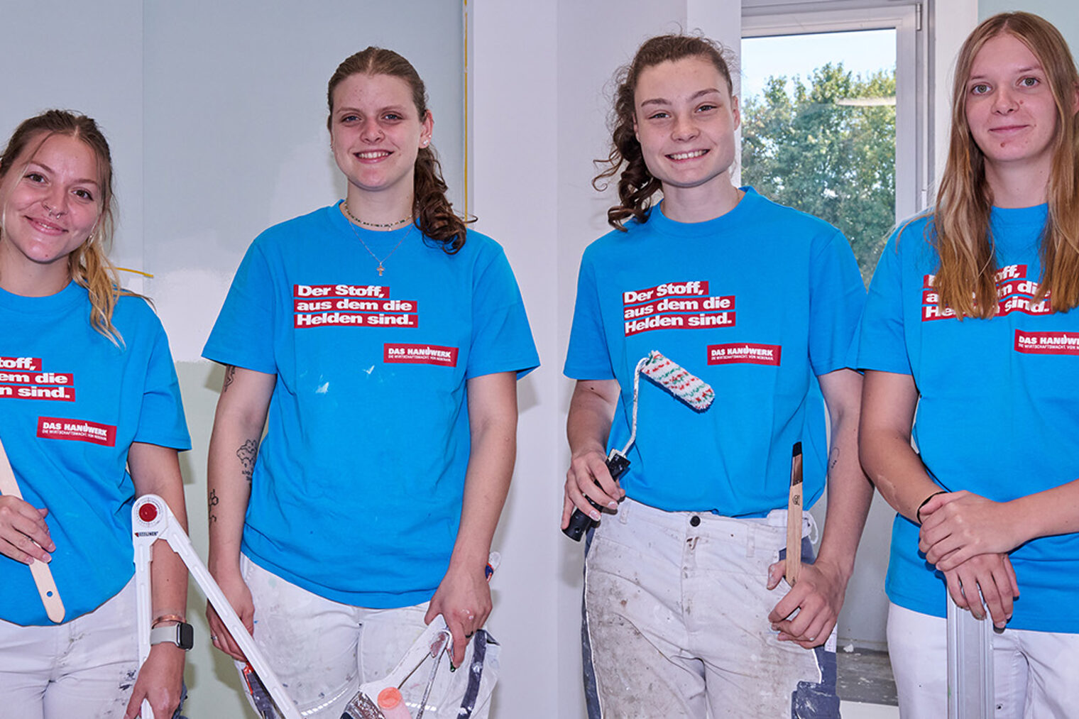 Gruppenbild der Malergesellinnen des Koblenzer Kammerbezirks beim Wettbewerb im Jahr 2025