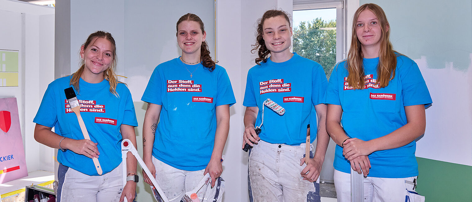 Gruppenbild der Malergesellinnen des Koblenzer Kammerbezirks beim Wettbewerb im Jahr 2025