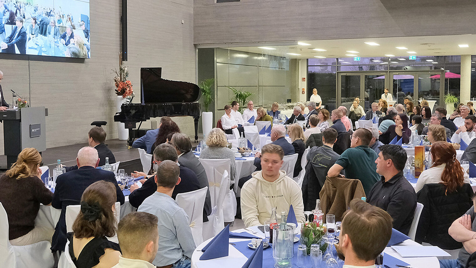 Gäste der Veranstaltung während der Rede von HwK-Präsident Kurt Krautscheid