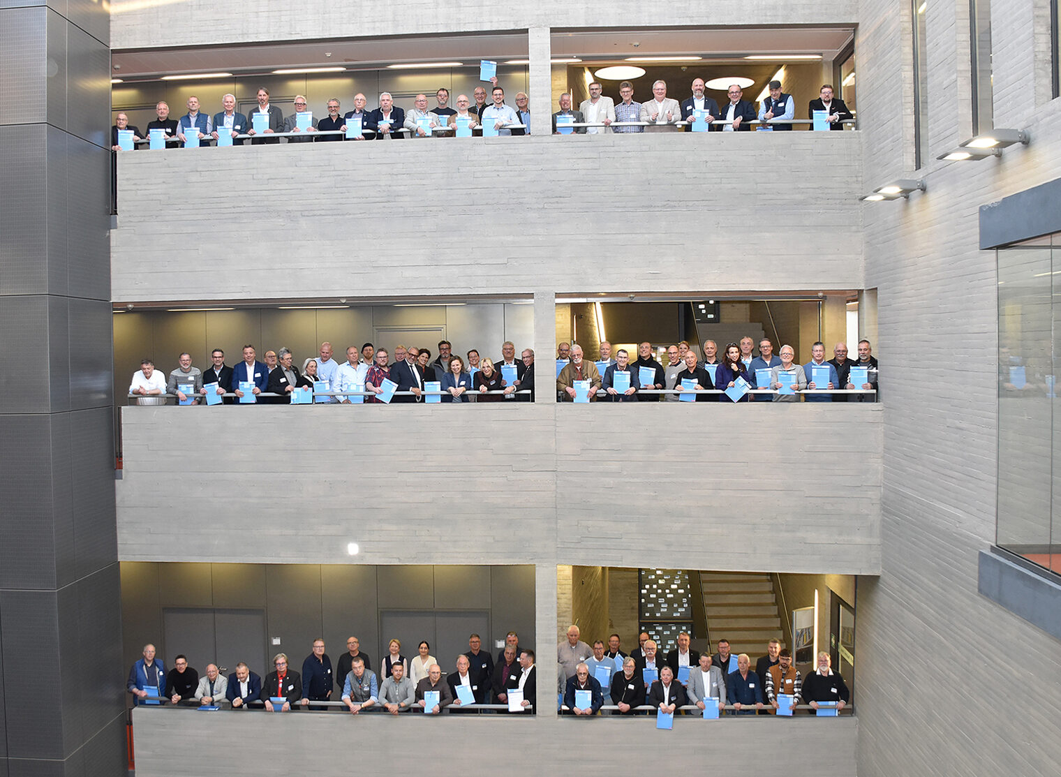 Gruppenbild der öffentlich bestellten Sachverständigen