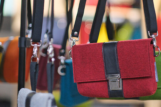 handgefertigte Filzhandtaschen