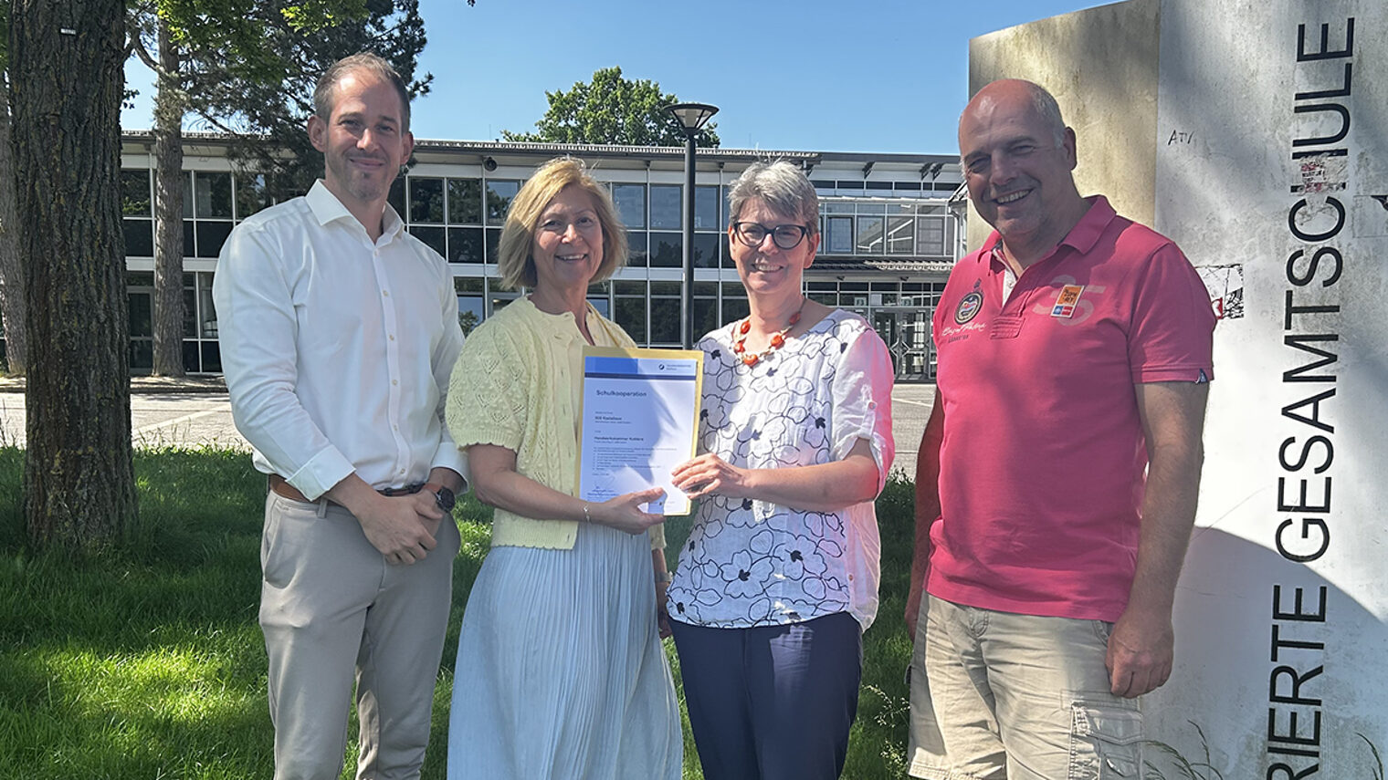 Gruppenfoto "Handwerk meets Schule"