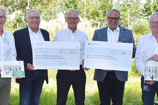 Gruppenbild mit Jürgen Grünwald, Kurt Krautscheid, Bernhard Sommer, Ralf Hellrich und Hans-Josef Bracht 