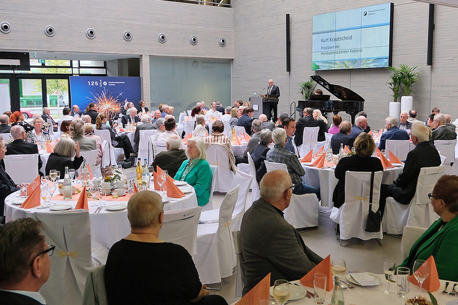 HwK-Präsident Kurt Krautscheid hielt eine Rede während der Feier zur Ehrung der Jubiläumsmeister.