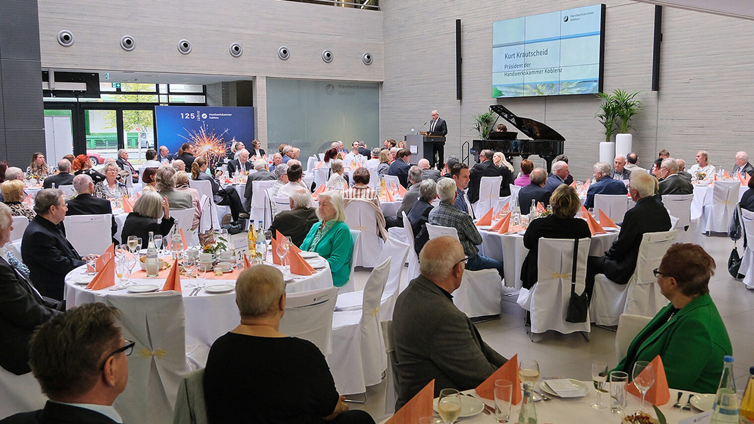HwK-Präsident Kurt Krautscheid hielt eine Rede während der Feier zur Ehrung der Jubiläumsmeister.