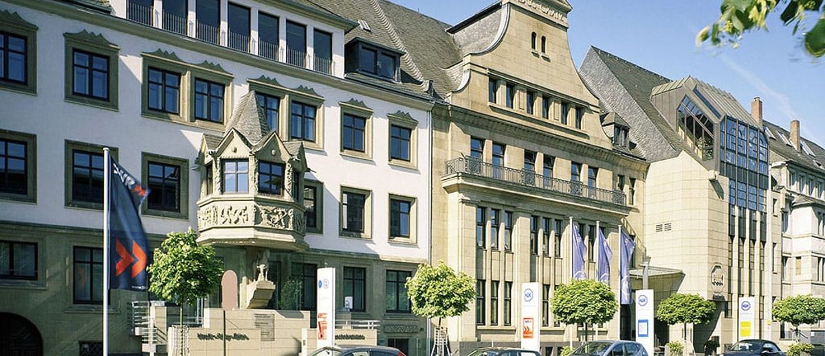 Verwaltungszentrale mit Galerie Handwerk Verwaltungszentrale mit Galerie Handwerk