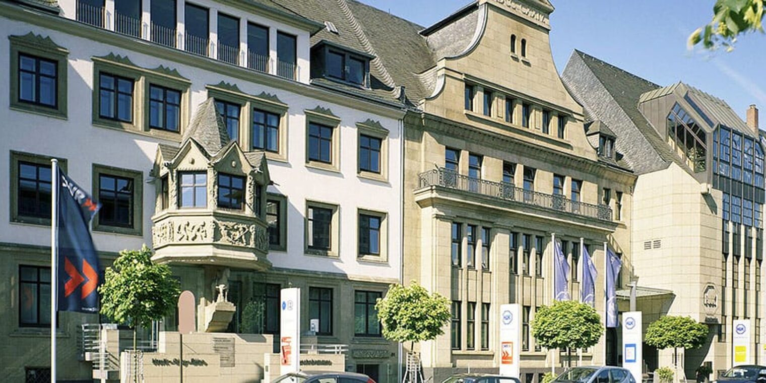 Verwaltungszentrale mit Galerie Handwerk Verwaltungszentrale mit Galerie Handwerk