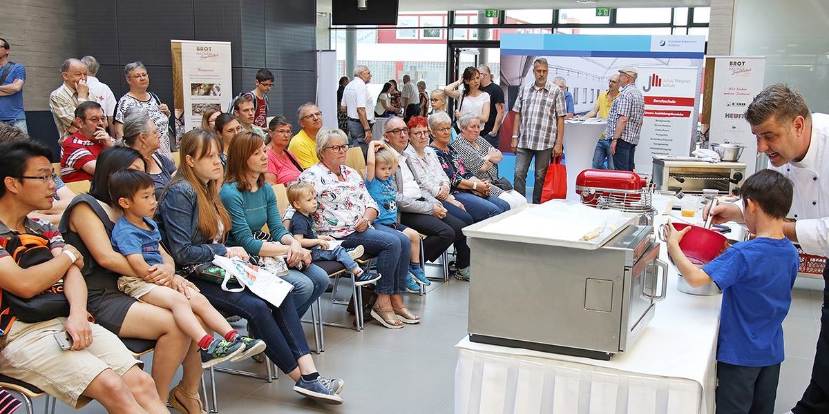 Volles Haus beim Handwerk Volles Haus beim Handwerk zum "1. rheinland-pfälzisches Brot & Bäckerspektakel" bei der Handwerkskammer Koblenz.