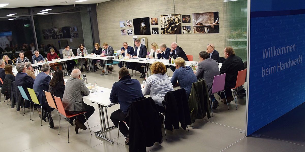 SPD-Fraktionspolitiker besprechen sich mit dem Handwerk Werkstattgespräch: SPD-Fraktionspolitiker besprechen sich mit dem Handwerk